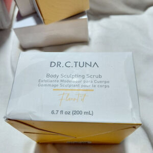 Women's DR.C.TUNA Body Sculpting Scrub One Size White Yellow